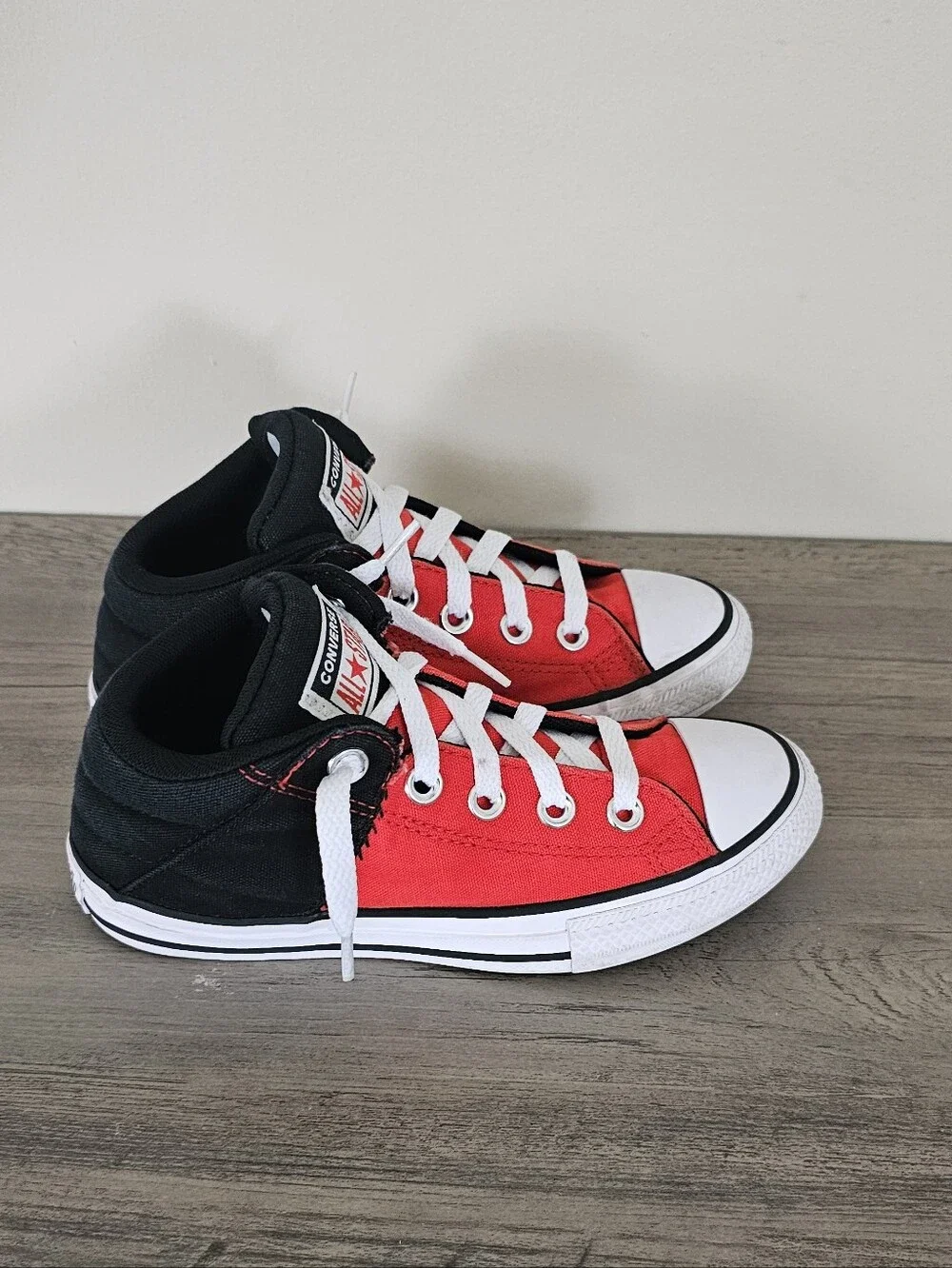 Converse low top